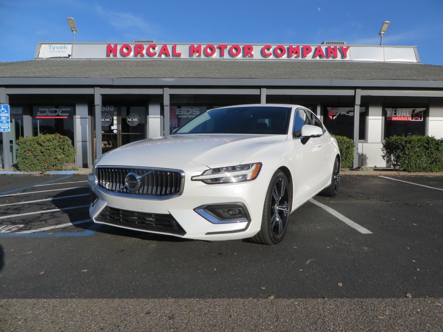 2019 White /BROWN Volvo S60 Inscription (7JRA22TL8KG) with an 4-Cyl, Drive-E, Turbo, Supercharged, 2.0 Liter engine, Automatic, 8-Spd Geartronic w/Adaptive Shift transmission, located at 2630 Grass Valley Highway, Auburn, CA, 95603, (530) 508-5100, 38.937893, -121.095482 - Photo#0